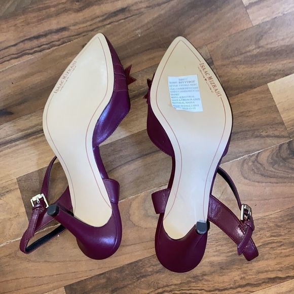Isaac Mizrahi Bitty Bop Cabernet Point Heel - Picture 7 of 8
